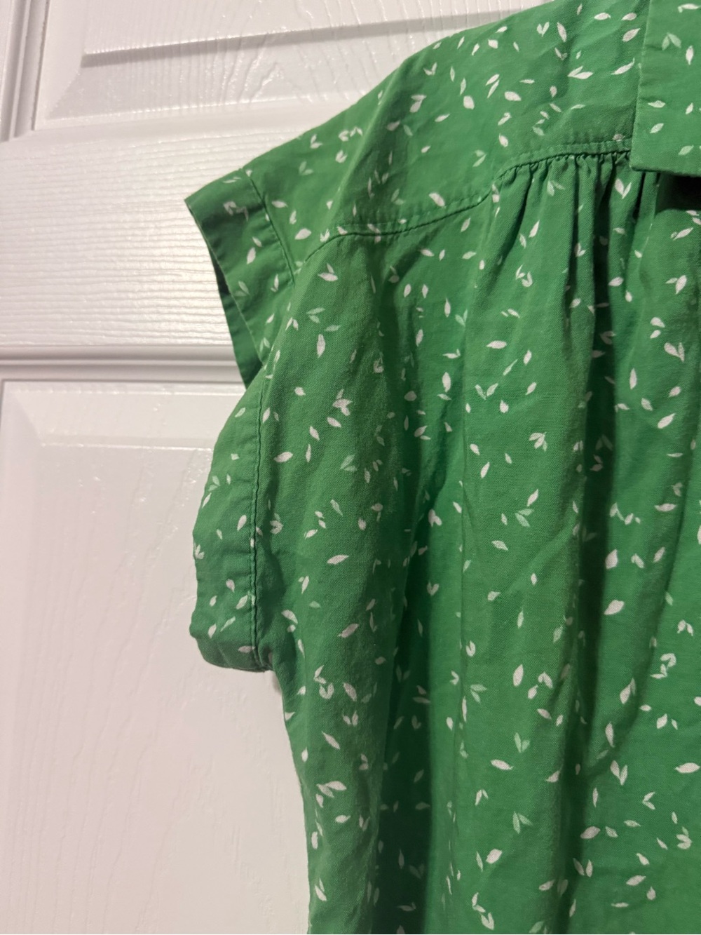 LOFT Green Printed Cap-Sleeve Button Front Blouse-M - Picture 4 of 9